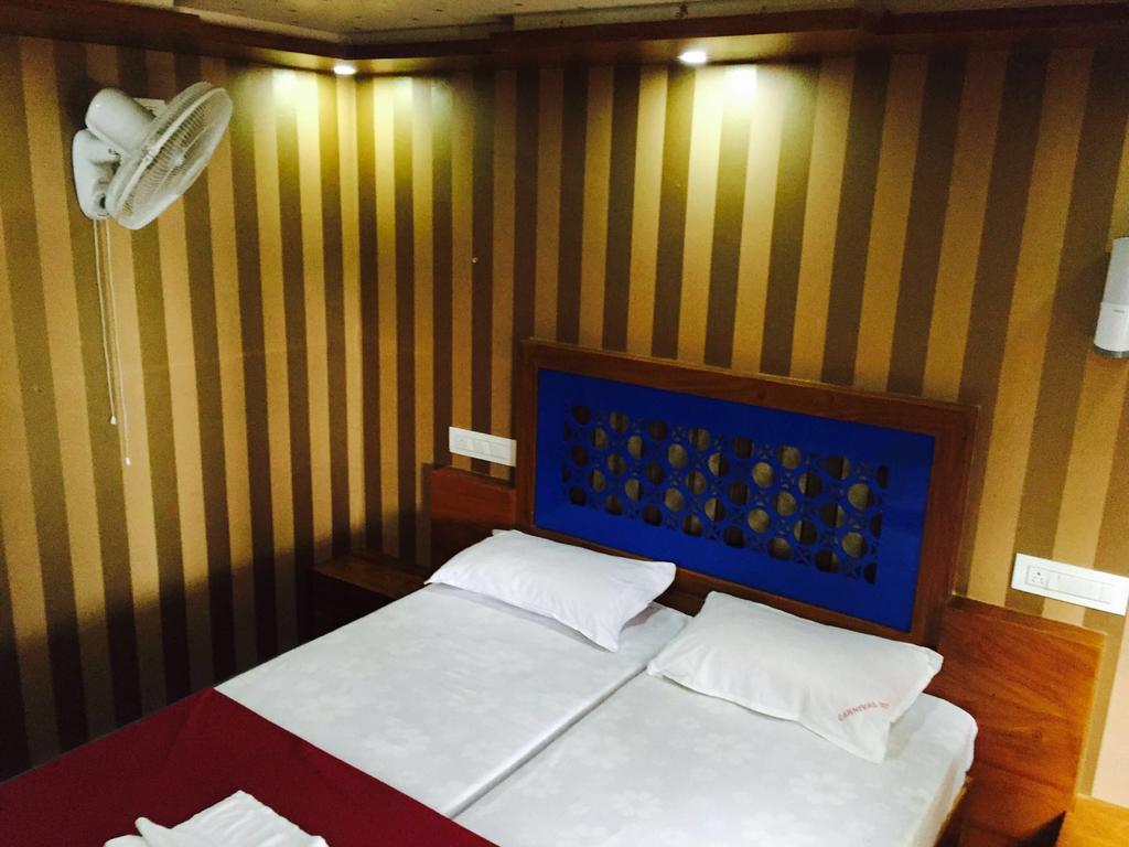 Why Not Houseboat Hotel Alappuzha Kültér fotó